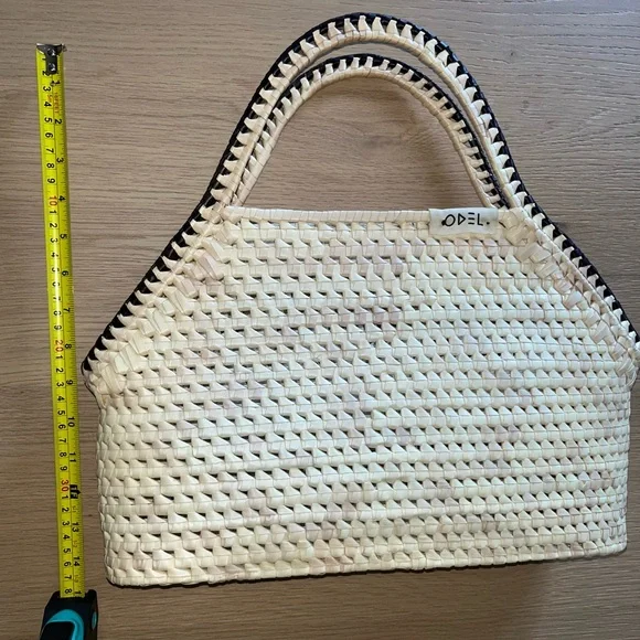 Handwoven Rattan Tote - made in Sri Lanka - Picture 6 of 6